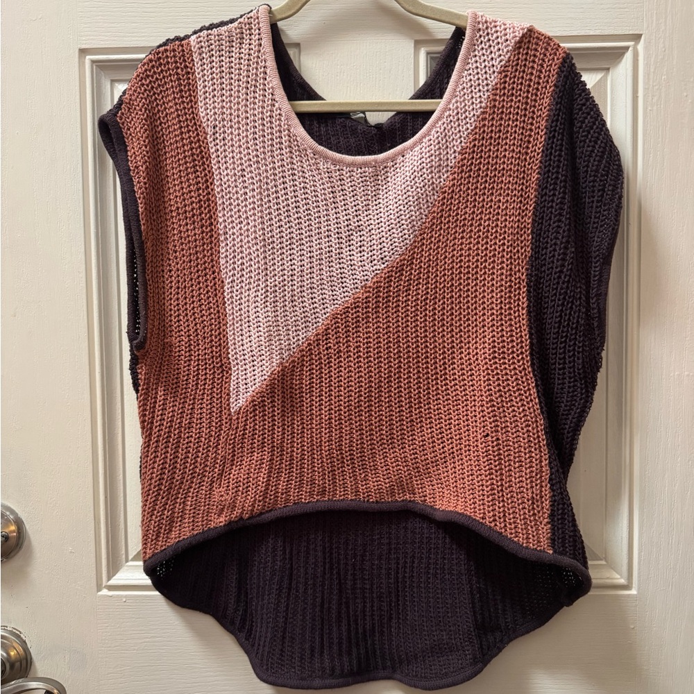 Elroy Summer-weight Colorblock Knit Top in 100% Organic Cotton